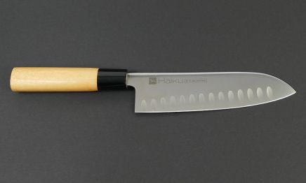 H16 Haiku Santoku mit Kullenschliff